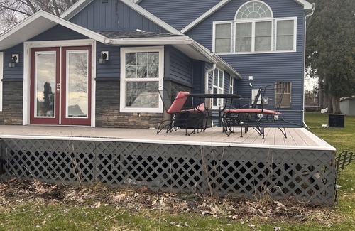 Bridgeport House | Roomy Lake rights with private dock large yard perfect family get away