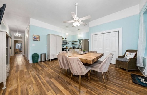 Prairie Lea House | RoosterHouse Countryside Pecan Farm 6ac SanMarcos