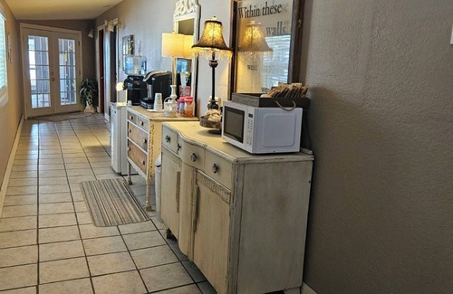 Seymour Hotel | Roots Retreat