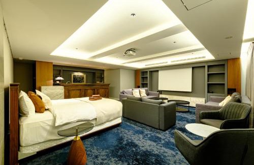 Roppongi Apartment | Roppongi House by U