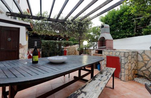 Macari House | Rosa Di Makari