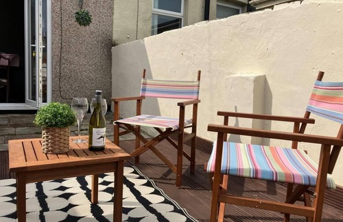 Sunderland House | Rose Cottage - 5 Person, city centre with parking