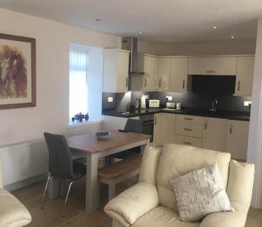 Donaghadee House | Rose Cottage Captivating 1-Bed Cottage in Bangor