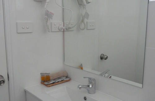 Woolgoolga Hotel | Rosebourne Gardens Motel