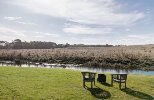 Rosebrook House | Rosebrook Riverviews by Tiny Away