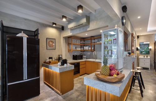 Berawa Villa | Rosefield 9 Bed Private Villa