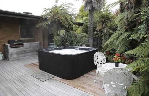 Kawaha Point House | Roselake Retreat