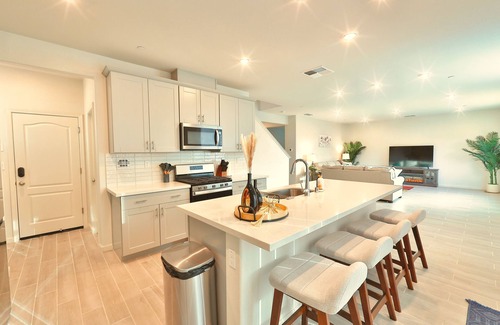 Pleasant Grove House | Roseville 5-Beds 3-Baths Family-Friendly Gem