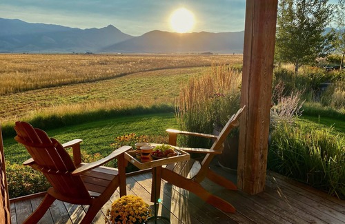Belgrade Cabin | Ross Creek Cabin #4 Spectacular Mountain Views