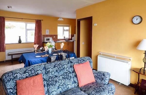 Glenbeigh House | ROSSBEIGH BEACH COTTAGE NO 6, pet friendly in Glenbeigh, County Kerry