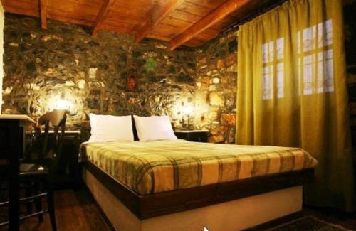 Aghios Athanasios Ski Chalet | ROUGA Mountain Boutique Suites & Spa