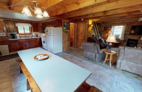 Sabinsville Cabin | Rough Cut Lodge - Pine Cabin