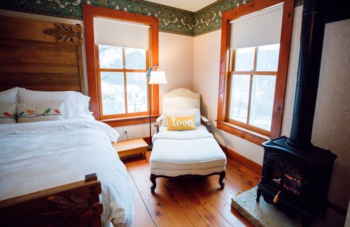 Red Wing Bed & Breakfast | Round Barn Farm B & B Event Center