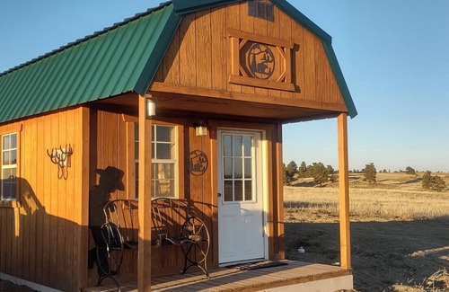 Roundup Cabin | Roundup Cozy and Scenic Cabin Secluded and Scenic