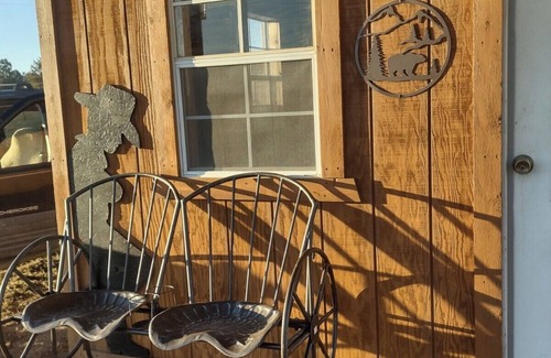 Roundup Cabin | Roundup Cozy and Scenic Cabin Secluded and Scenic