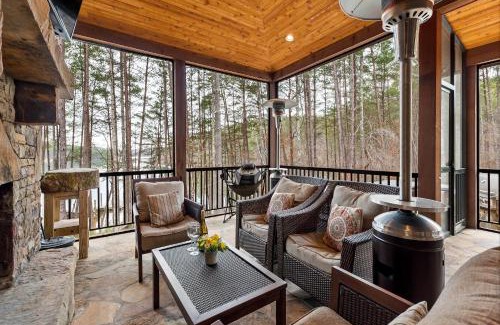 Nebo House | Row House Lakefront Luxury, Gas Grill, Fire Pit & Private Dock on Lake!