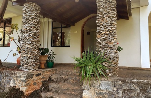 Harispattuwa House | Royal Gate Home stay