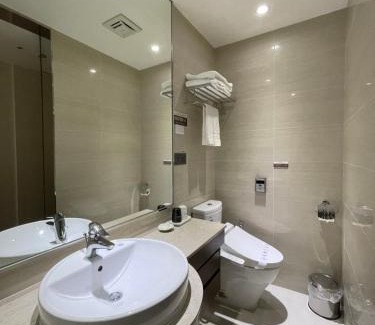 Fengshan District Hotel | Royal Gold Hotel