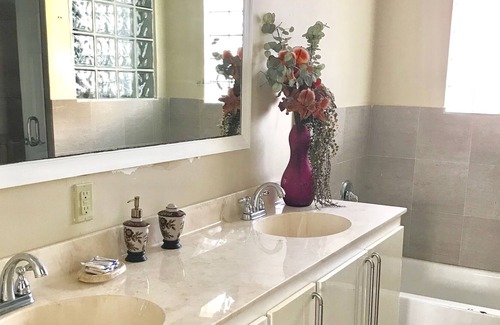 Conch Bar Villa | Royal Hideaway