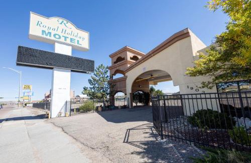 Allison Hotel | Royal Holiday Motel By Belvilla Gallup I-40