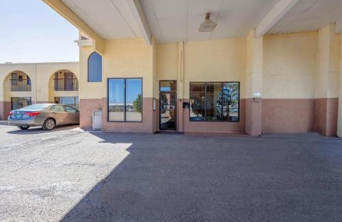 Allison Hotel | Royal Holiday Motel By Belvilla Gallup I-40
