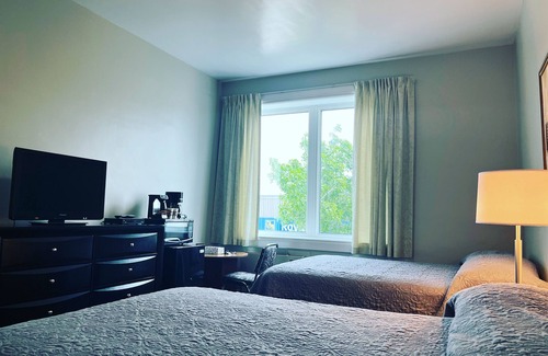 Flin Flon Hotel | Royal Hotel