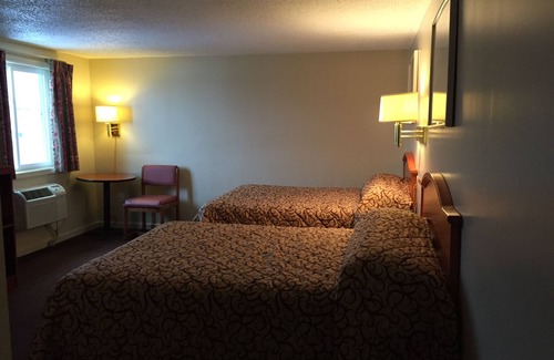 Watertown Hotel | Royal Inn Motel