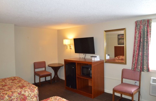 Watertown Hotel | Royal Inn Motel