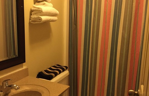 Watertown Hotel | Royal Inn Motel