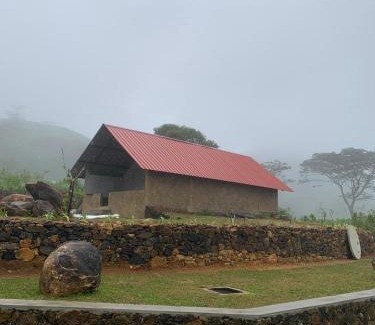 Medadumbara House | Royal Mountain Edge ,Knuckles