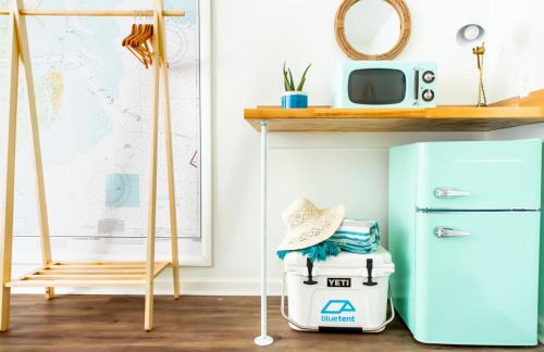 Savannah Beach Hotel | Royal Palms Motel
