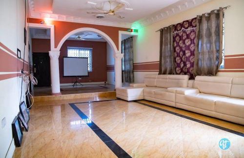 Agona Swedru Hotel | Royal Solwezi Lodge