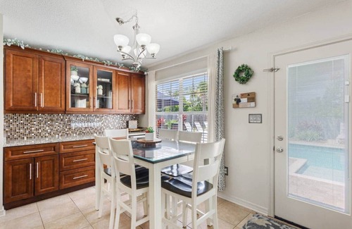 Miramar Beach House | RR + Splash Pad + Private Pool + 6 Passenger Golf Cart