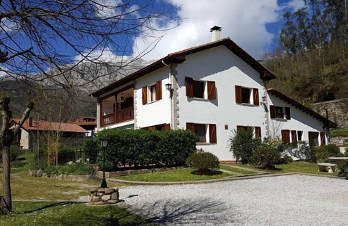 Penamellera Alta Apartment | Rubó. Rural Apt. in the middle of nature.