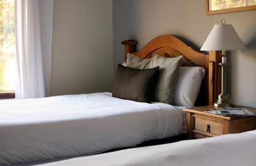 Madeira Park Resort | Ruby Lake Resort