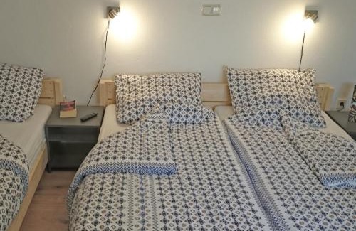 Burggen House | Ruhiges Apartment mit Sauna, Burggen