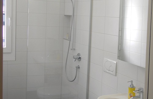 Wettingen Bed & Breakfast | Ruhiges Zimmer Nähe Zentrum und Busstation