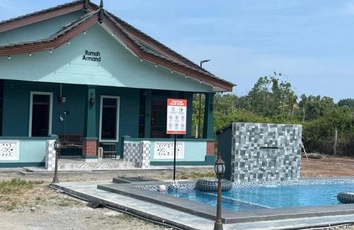Sungai Baru Tengah House | Rumah Armand Studio Family with Swimming Pool Pengkalan Balak Tg Bidara Masjid Tanah Melaka