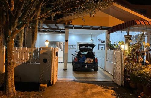 Masjid Tanah House | Rumah Armand Masjid Tanah Melaka 4BR Fully Aircond
