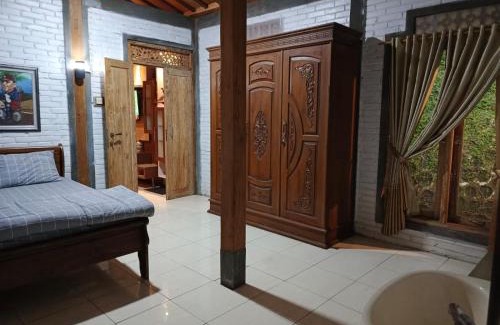 Patuk Bed & Breakfast | Rumpal Cafe dan Vila