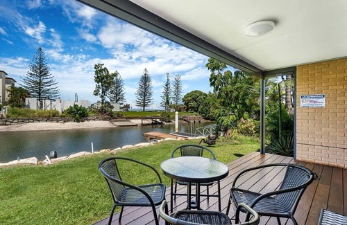 Runaway Bay Apartment | Runaway Bay Waterfront Delight
