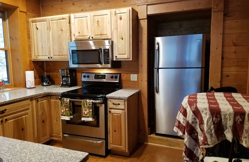 Topton Cabin | Running Branch Lodge (cabin) Nantahala,rafting,zipline,Wifi, dtv, firepit,stream