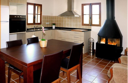 Rellinars Cottage | RURAL ACCOMMODATION CAL RECTOR NEXT TO THE MONSTERAT MOUNTAIN