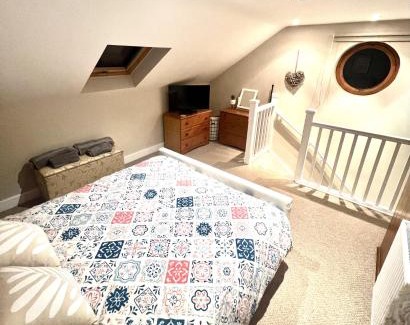 High Ercall House | Rural Cottage-Full Kitchen-Pets Ok-Paddock