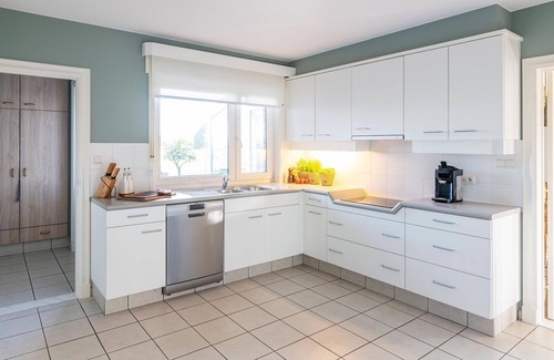 Bocholt House | Rural holiday home in Bocholt with hot tub