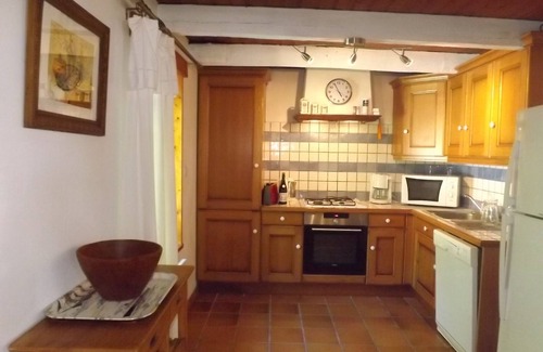 Pont-de-Buis-les-Quimerch Cottage | RURAL HOLIDAY RENTAL IN PRESS CROZON ISLAND