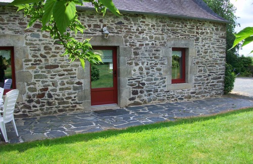 Pont-de-Buis-les-Quimerch Cottage | RURAL HOLIDAY RENTAL IN PRESS CROZON ISLAND