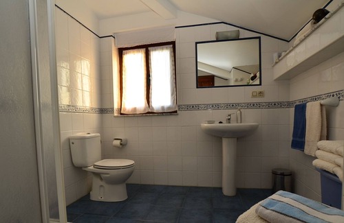 Quinzanas Cottage | RURAL HOUSE (Complete rental) CASA CALEYOS
