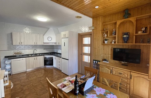 Cenes de la Vega Ski Chalet | Rural house with beautiful views a step away from city center and the Alhambra