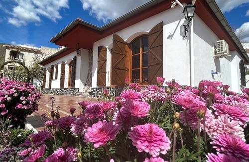 Cenes de la Vega Ski Chalet | Rural house with beautiful views a step away from city center and the Alhambra